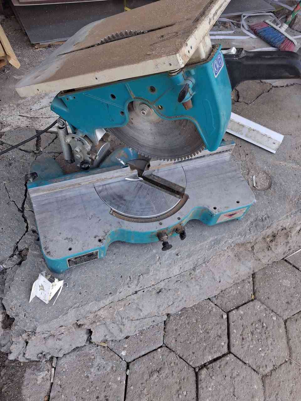 السلام عليكم
كتر نضيف للبيع 
***********
