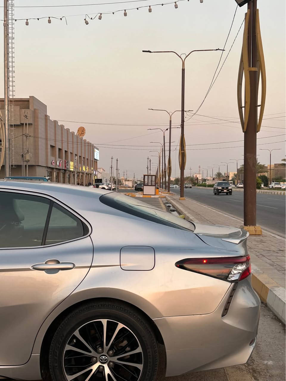 كامري 2018 مواصفات SE
السلام عليكم ورحمه الله وبركاته
موديل 2018
مواصفات se بانزين 
لون سلفر
رقم اربيل/الدولي(بأسمي)
ماشيه 75k ميل
وارد امريكي
3قطع صبغ
((بدون ايرباك))
✔️بصمه تشغيل+ابواب
✔️بك لايت xse
✔️ويل 18 كروم
✔️ شاشة وسطية لمس 7 إنچ
✔️ كاميرا خلفية
✔️ بلوتوث + USB + AUX
✔️ مثبت سرعة
✔️ تحكم بالستيرن
✔️ نظام مانع انزلاق وثبات
✔️ إنارة LED أمامية
✔️ كشنات جلد لونين
✔️خروج عن المسار
✔️رادارات جانبيه + اماميه
صور الحادث مرفقه
السعر 177 ورقه وبيه مجال للطيبين
مكان السياره الانبار -الفلوجه
*********** الفلوجة, الأنبار
