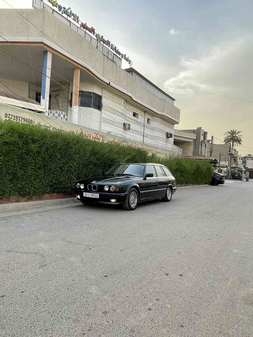 للبيع 525 ستيشن مسكر كير اوتو موديل ٩٢ 
سياره جديده بدون نقص جاهزه 
مصبوغه عام جماليه صبغ درجه اولى 
بدون خياسات 
كهربائات وضع شركه بدون جطلات وكلشي شغال 
تبريد ثلاجه وحماوه ثابته 
رقم اربيل جديد وهزه جديده وسنويه لل٢٠٣١. تريد تحويل تريد وكاله اني حاظر 
داخل جلد لوك زلغ مبي 
تخم تاير وويل جديد 
صدر امامي خلفي جديدطسه ناعمه كلش 
مكاني بغداد السيديه 
السعر ٦٨ وبيها مجال بسيط جدا 
*********** 
الشراي يتصل
