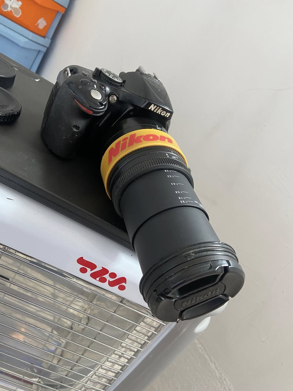 كامره نيكون D5200 نظيفه +عدسه 18_250 + بطاريات جدد + شاحن اصلي  السعر 450 الف 
***********
