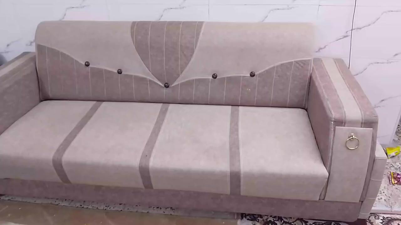 تخم قنفات للبيع ...خمس قطع ..عشر مقاعد نظيفات اخو الجديد ...السعر  275   المكان الماجدية  للاستفسار ***********
