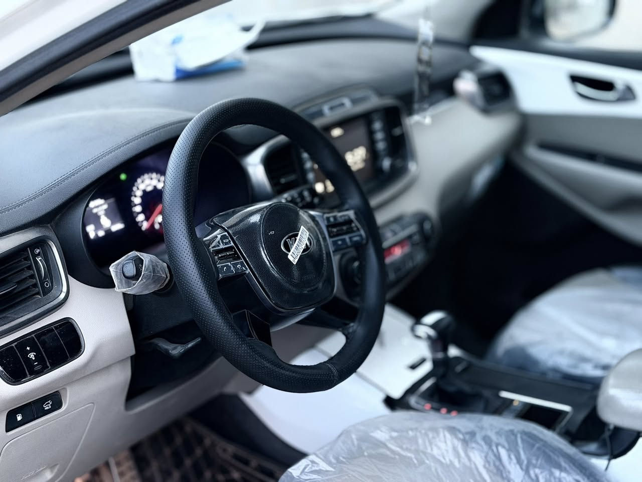 سورنتو ٢٠٢٠ خليجي مكفول محرك 6 سلندر رقم بغداد بأسمي فول عدا البانوراما
نظافة ٩٨٪؜ وتعال بعينك وشوف 
السعر المطلوب ٢٧٠ وبيه مجال 
للتواصل ( *********** )
