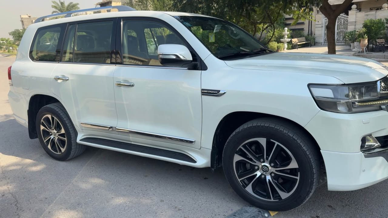 اخوان لاندكروز موديل ٢٠٢١ بحراني رقم بغداد ماشية 97 الف قابل للزيادة رقم بغداد الدولي هزة جديدة كفاله عامة عدى طلقة بل بنيد مانافذه مسويه وممبينه سيارة ب اسمي رجئا اقرة المنشور وشوف السونر واتصل للستفسار عن السعر المراسلة على رقم الهاتف *********** واتسب موجود بغداد, العراق
