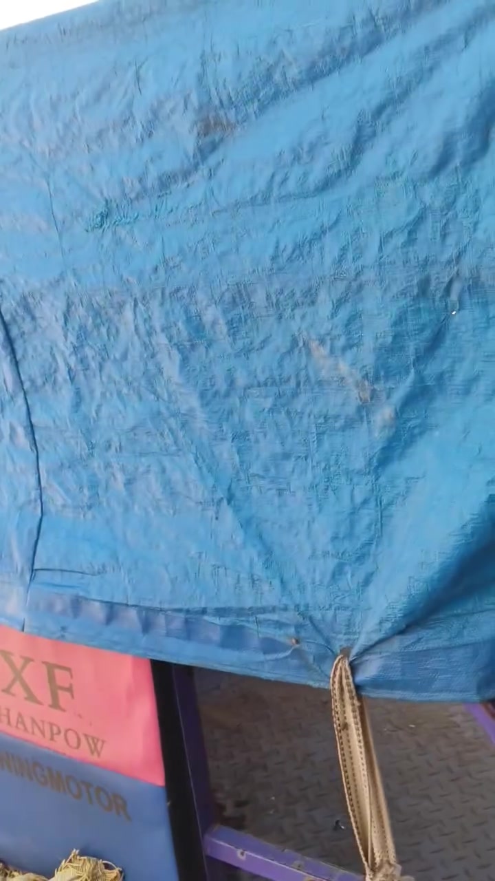 السلام عليكم سقيفه  للبيع نظيفه مصبوغه وكامله السقيفه سعرها 65 والثانيه سعرها 25 وبيهن مجال مكاني بصره شط العرب وهذا رقمي ***********
