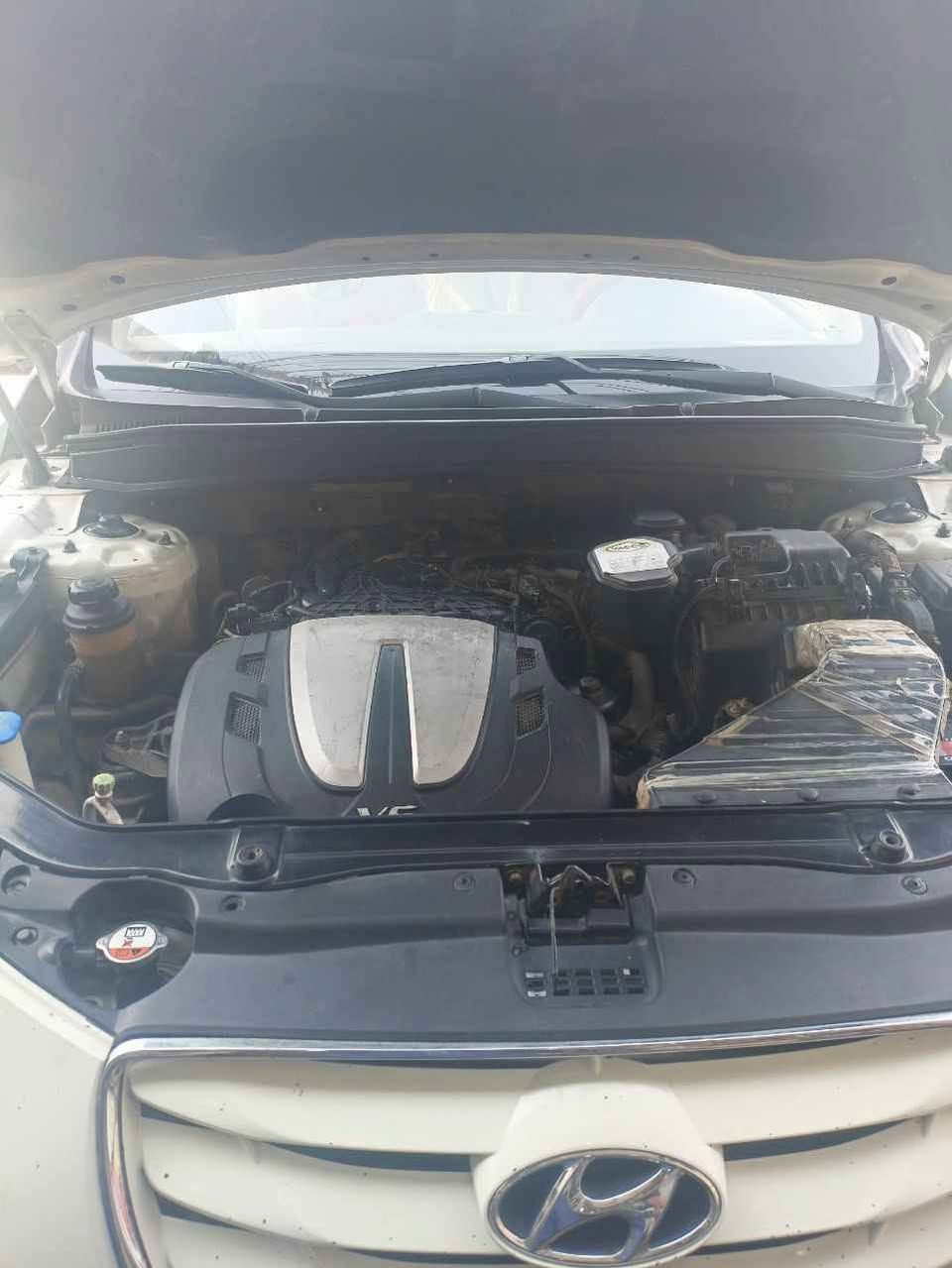 سنتافي 12 سيارة 7 راكب سته سلندر دفع رباعي فور ويل  شاشه ايباد تحكم ستيرا تخم تأير بحاله جيدة مو جديد بس زينات حداديه  ما مكفوله امامي نضيف بس خلفي يحتاج ترتيب سيارة مدوشمه دواخل  محرك بحاله جيدة كير بحاله جيدة سيارة  مبدل بيها بنيد ومصبوغ وجاملغات اماميه كذالك مصبوغات بي شبر من باب العبري من جوة كلش بارد وجاملغ خلفي عبري هم بي شبر بارد سيارة حلوة والسنتافي الشكل المقدس معروف خاصة السته سلندر خوان سعرها 140  للستفسار مازنجر أو وتساب متواجد 
*********** البصرة, العراق
