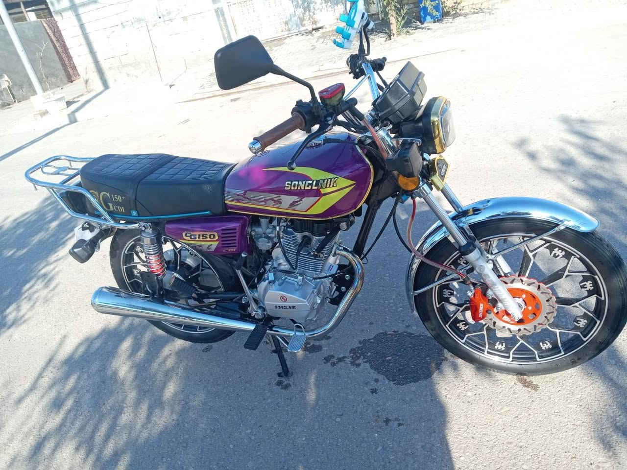 السلام عليكم دراجة سيفان موديل ٢٥ كفاله من الشخط 
وراق سكنر ٥ مكينه 150 تشغيل عن بعد السعر 950
وبيها مجال العنوان العماره حي الجامعة 
رقم صاحب الدراجه ***********
