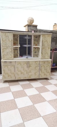 كاونتر مستعمل للبيع نضيف جدا قياس مترين سعر 210 للاستفسار. 07714569433