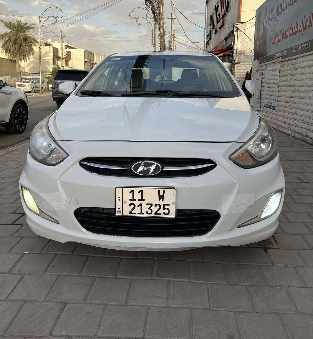 السلام. عليكم للبيع اكسنت خليجيه 2016 فول مواصفات بغداد باسمي شخصيا كلشي ذاكره بلمنشور اقراه للاخير 
السعر 103
 مكانها بغداد المشتل. 
 واتساب واتصال *********** 

محرك 1600 جديد ممفتوح بلاد
كير صدر تبريد كله جديد سياره بحاله ممتازه  وناعمه  وعليها ادامه كامله 

ارضيه جلد شاشه   كامره اصليه 
5 ويل كب اشاير بلمري  وفتحه 
اي نقص مابيها جاهزه للاخير
بيها صبغ باب وداير لجاملغ الخلفي 
 ماشر  مكان. الصبغ بلمنشور مع فيدوا داير مدايرها
