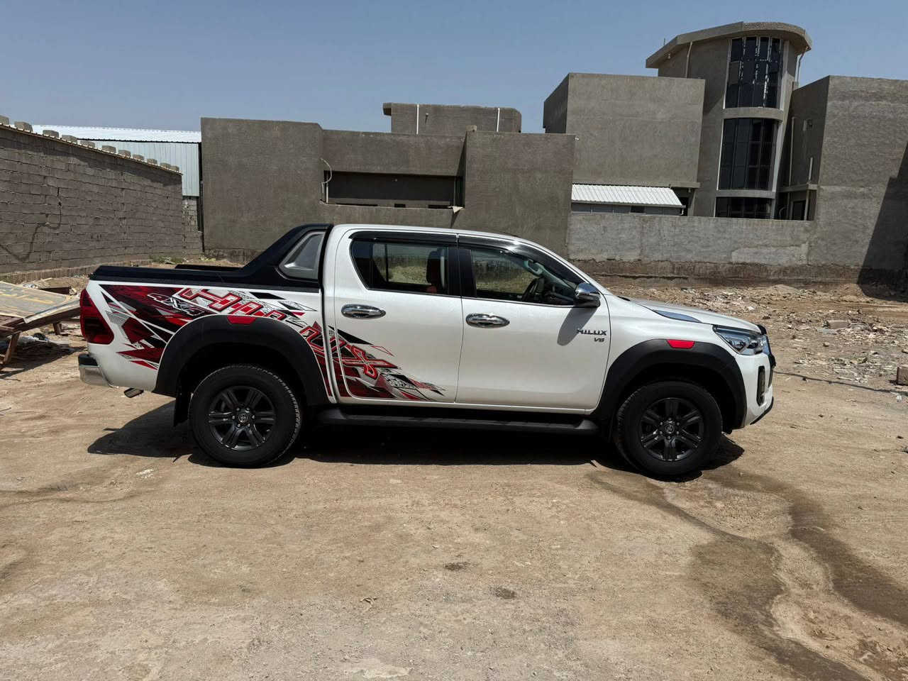 للبيع تيوتا هايلوكس سته سلندر تي ار دي 2023فول مواصفات تبريد امامي وخلفي وكشانت ومثبت سرعه شاحنة الا سلكي رقم اربيل تريد وكاله تريد تحويل ماشيه 89 الف عنوان واسط الزبيديه 
***********
