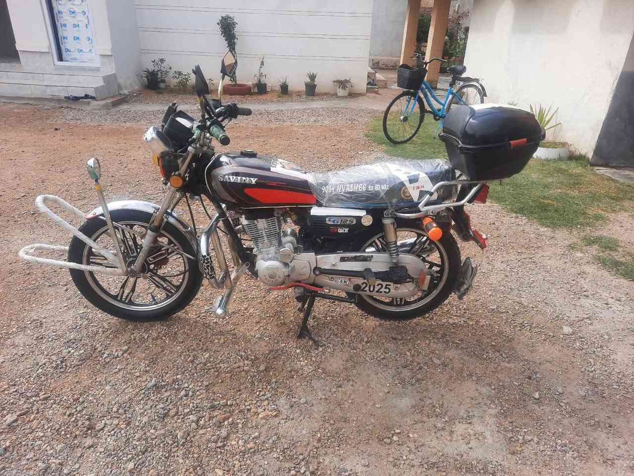 سلام عليكم ايراني للبيع موديل 22 بعده جديد مكفول من كلشي سعره 600 قفل قفل مكاني الخالديه ***********
