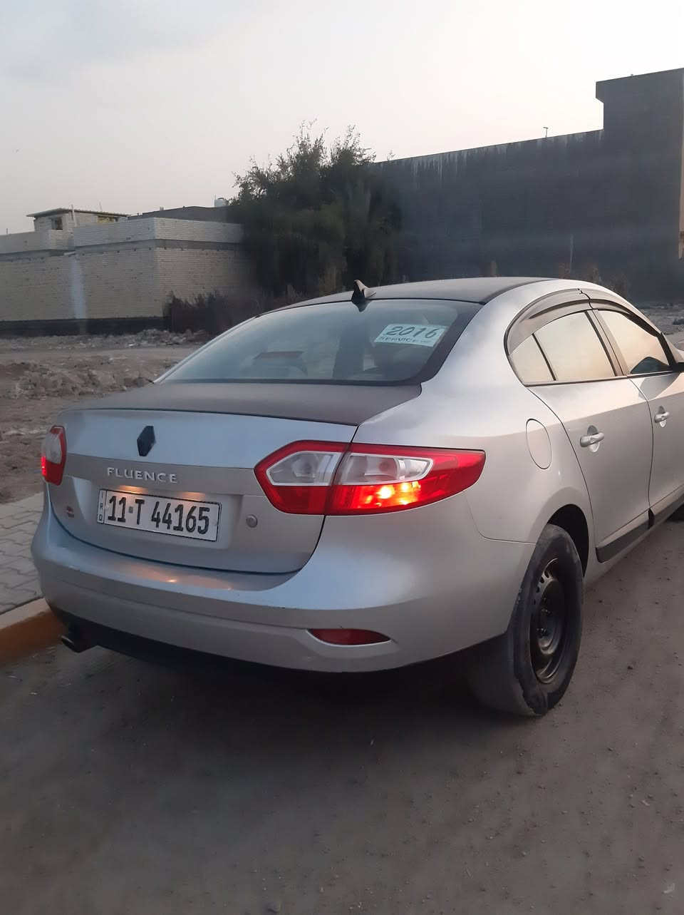 سلام عليكم
Renault Fluence 2016 للبيع 

•وارد كوري المرغوبه تجي المكينه والكير مال نيسان بلادي 

• كير اوتماتيك 6 نمر + عادي  مبدل جديد بالضمان
• مكينه كفاله مال الشركه 
• عداد الكتروني رقمي
• سويجات عدد ٢ + كتلوكات الشركه
• ارضيه جلد 
• شاشه اعطال اي خلل يقره عندك بالشاشه 
• تدفئه + تبريد منضومه جديده 
• باتري جديد 
• دسكات جديده

دهن كله اصلي موتل من شركه الحسام 

•• ملاحضه 
بيها مكانات طخات كلش بسيطه ترجع بارد بس عايفهن ما مسويهن موضحات بالصوره

السياره بأسمي رقم بغداد الدولي سنويه هزه جديده 
معامله التحويل تكلفك 65 الف فقط  

السعر 74 بي مجال بسيط حك الجيه

مكاني بغداد الكرخ

 رقم التلفون ***********
