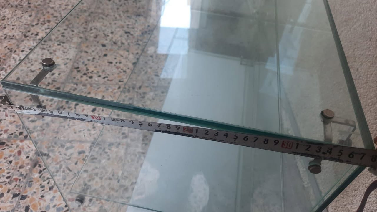 فاترينه زجاج للبيع مستعمله نظيفة جداً جداً ٤ طوابق ارتفاع ١٠٠ سم عرض ٣٨ سم طول ١١٦ سم 
مكاني بغداد العامرية 
تواصل ***********
