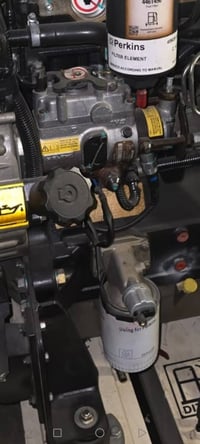 مولدة بيركنز ٦٠كيفي كاتم ٣بستم سوبر نظيفه جدا سيت بلادي للبيع بغداد ٠٧...