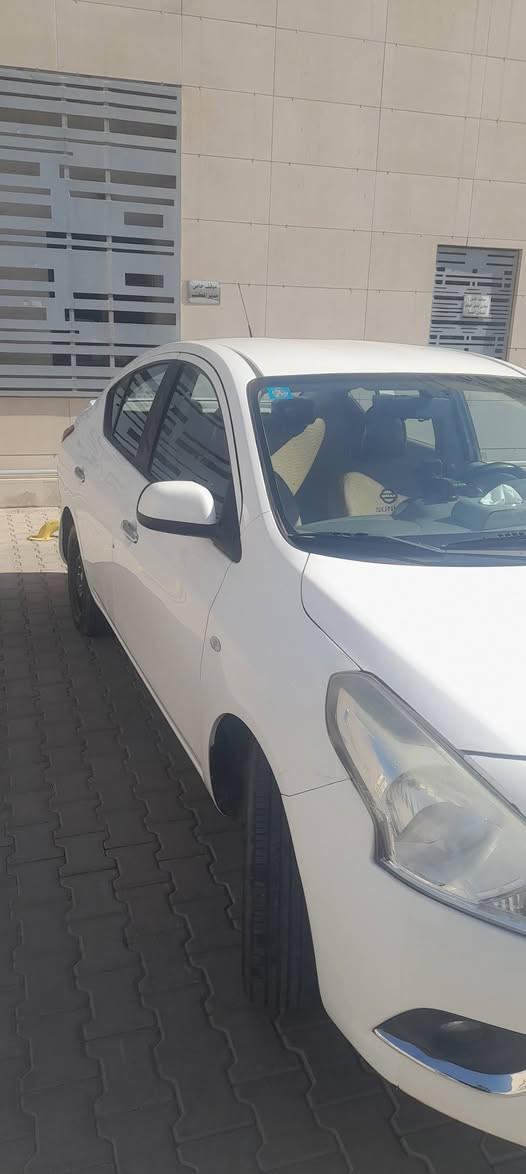 سني هندي بليته زركه  موديل 21 ماشيه 85 بيها طخات وهاي ضربه بعدهي مامصبوغه اريدها 105 
بغداد ***********
