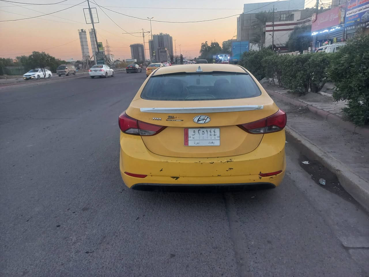 النترا ٢٠١٤ وارد امريكي حادث بس بنيد والباقي كفاله شرط الفحص  من الدواخل لغد شاصي مكفول بيه بس بشخوط يرداله فقط صبغ ودعاميه امامي  كير مكينه ١٨٠٠ دوش مكفوله ما مفتوحه السعر ٩٥ وبيه مجال بسيط مكاني شهداء  رقمي ***********
