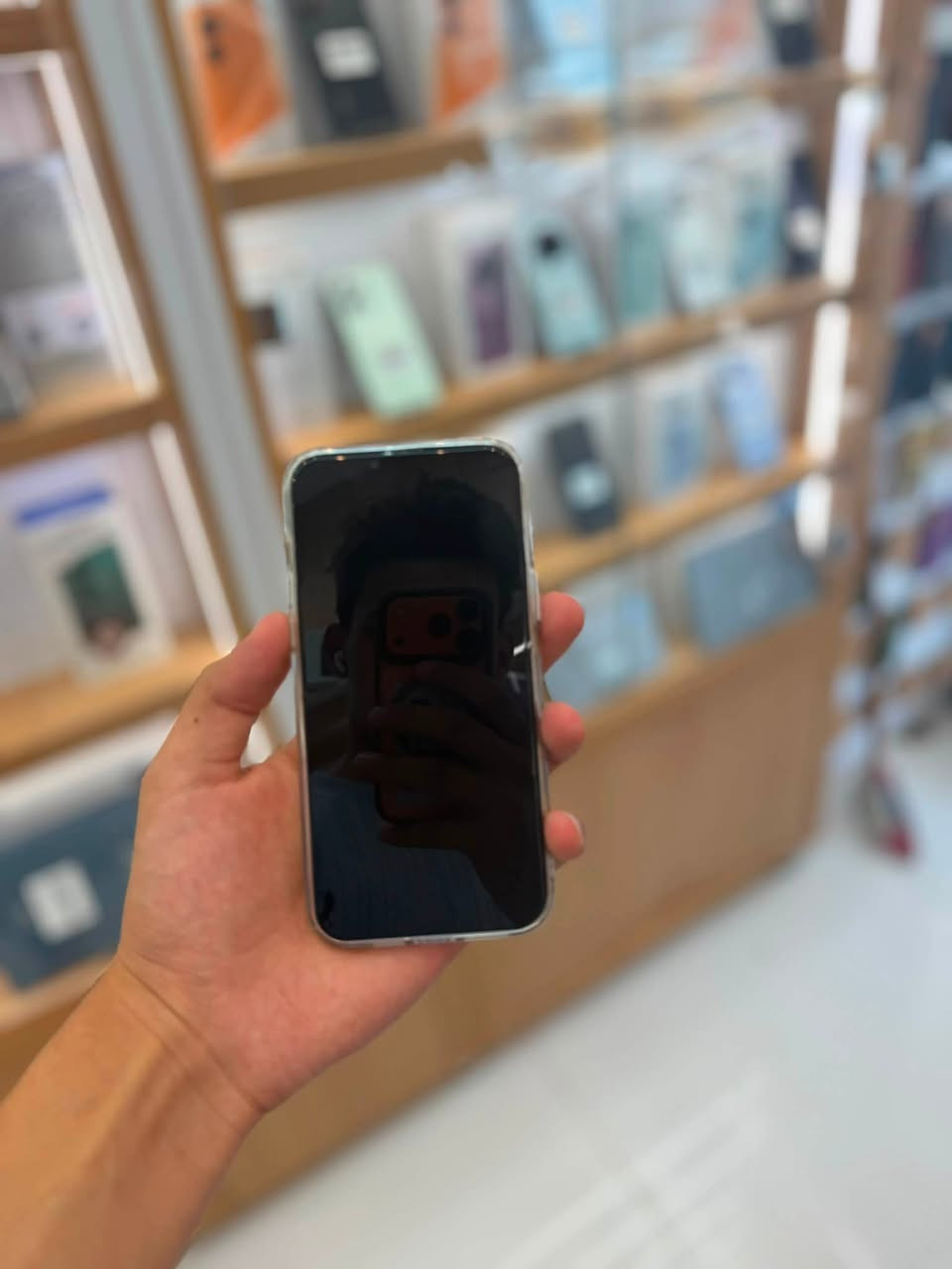 13 برو ماكس
بطاريه 100 ذاكره 256 كله شغاله خط اتصال صوت بطاريه قطاره بالشحن نموذج m أمريكي المكان الديوانيه مركز السعر 490 
***********
