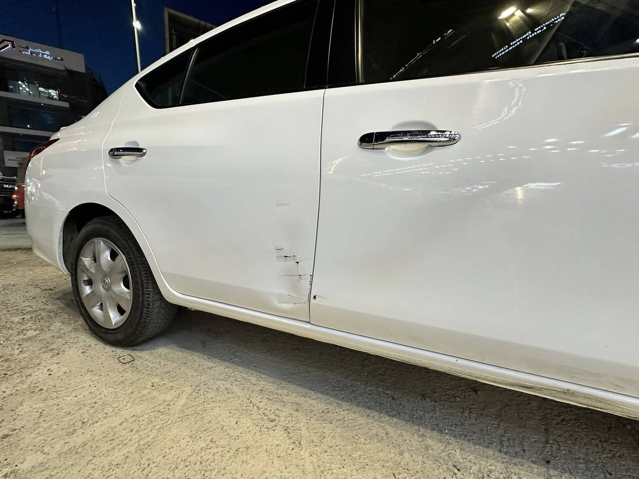 للبيع: Nissan Sunny موديل مصري
ماشيه فقط 10 آلاف كم — بحالة الوكالة ✨

السيارة نظيفة جداً، بيها طخة خفيفة بالباب الخلفي فقط، والباقي كله كفالة عامة ومابيها أي ملاحظات.

المواصفات:
• تبريد قطعتين ❄️
• كامرة خلفية 📷
• شاشة 📱
• مرايات إشارات كهربائي
• جام كهربائي
• سيارة مرتبة وجاهزة للاستخدام موجود فيديو للتوضيح للسياره 

رقمها: أربيل
التحويل مباشر ✅سعر119 $
عنوان بغداد شارع الربيعي 

للاستفسار ***********
