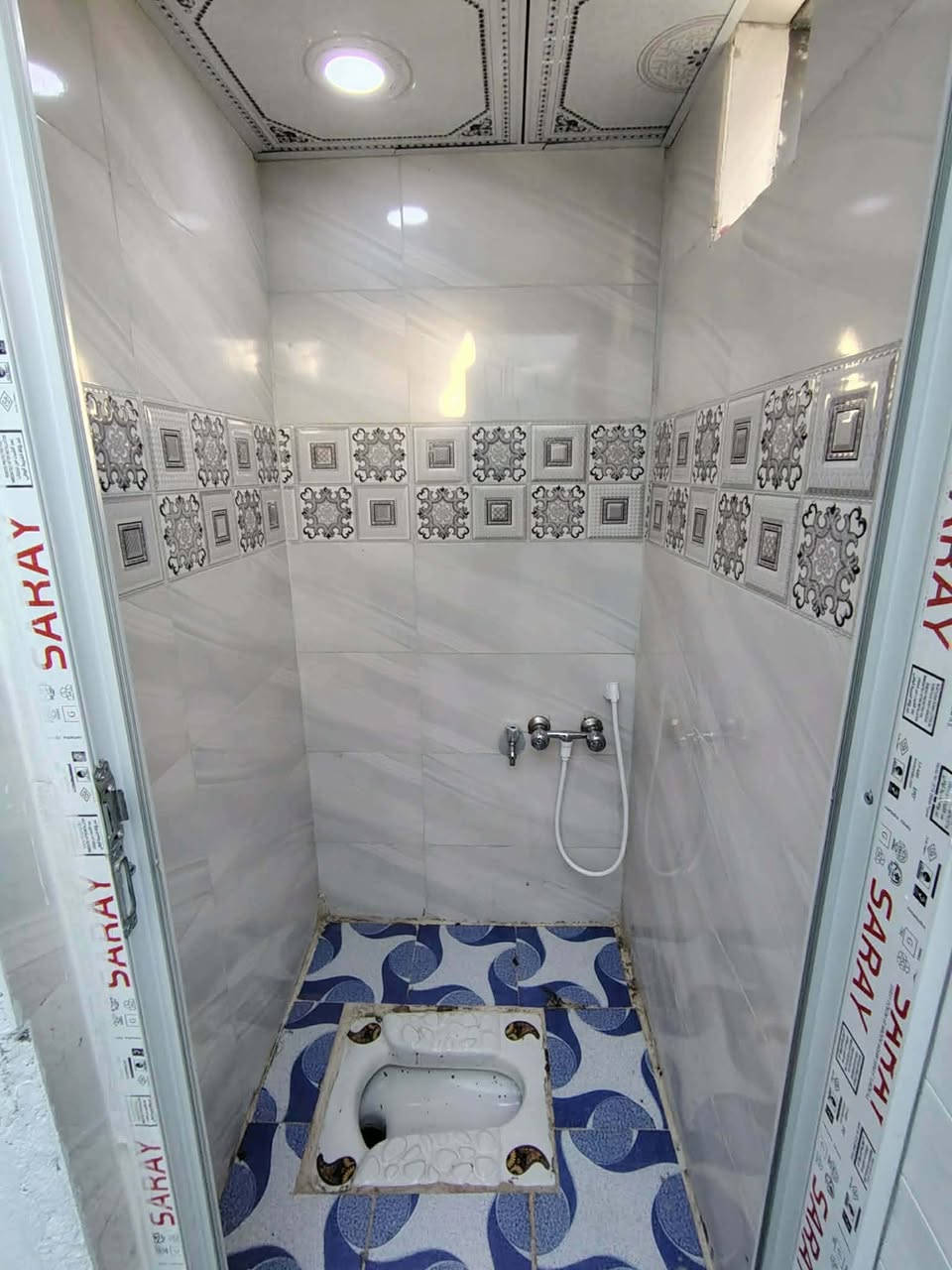 إسلام عليكم بيت للبيع ٥٠ متر سعر البيت ٢٣وبي مجال عنوان البيت شارع الصب مقابل ملحق قريت الغدير للتفسار على الرقم *********** او مراسله وتساب
