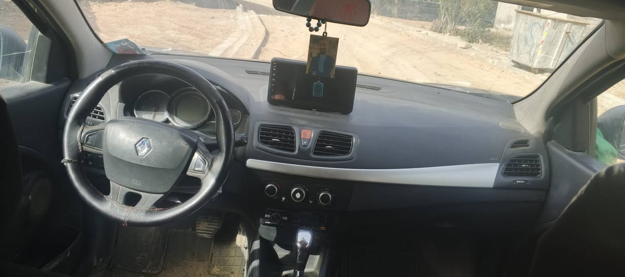 رينو فلونس موديل 14
گير ومحرگ نيسان گير صار يومين من شديته 
تبريد كهربائيات جاهزه 
سياره جاهزه من كلشي 
فقط بيه جراد كما موضح بالصورة 
سنويه لل27 مداور ثاني يوم 
السعر ب68 بيه مجال قليل 
السياره احلى من الصور 
للاستفسار الاتصال 
***********
