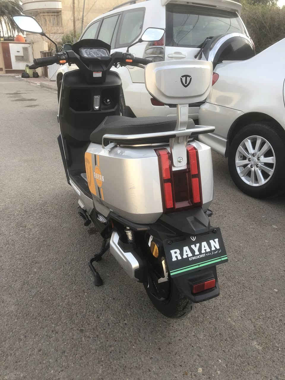 السلام عليكم ريان تالج وحش الكون موديل25 ملف 2000 للبيع سعرها900وبيها مجال ماشيه قليل 120كيلوبس 6بطاريات مسطره دراجه صاروخ اي استفسار ***********وتساب مكاني بغداد قرب وزاره الخارجيه
