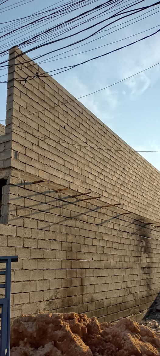 سلام عليكم خلفه بناء وترميم نشتقل قطعي يومي بلوك طابوك فرمستون شقل درجة اولى متفرّغ حالين  واتساب ***********
