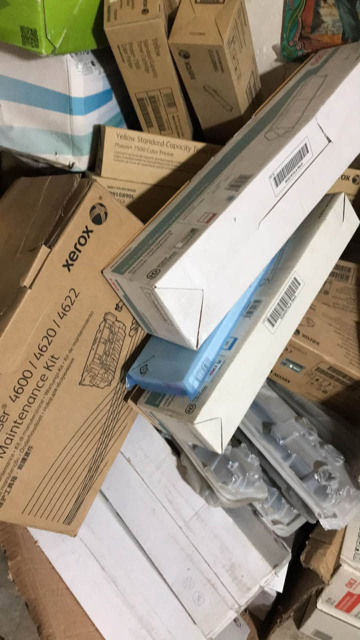 السلام عليكم ..احبار متنوعه بلوتر Epson .احبار OKI للبيع كله الكميه وسعر مناسب للمهتم ..*********** مكاني باب الشرجي قرب ساحه التحرير
