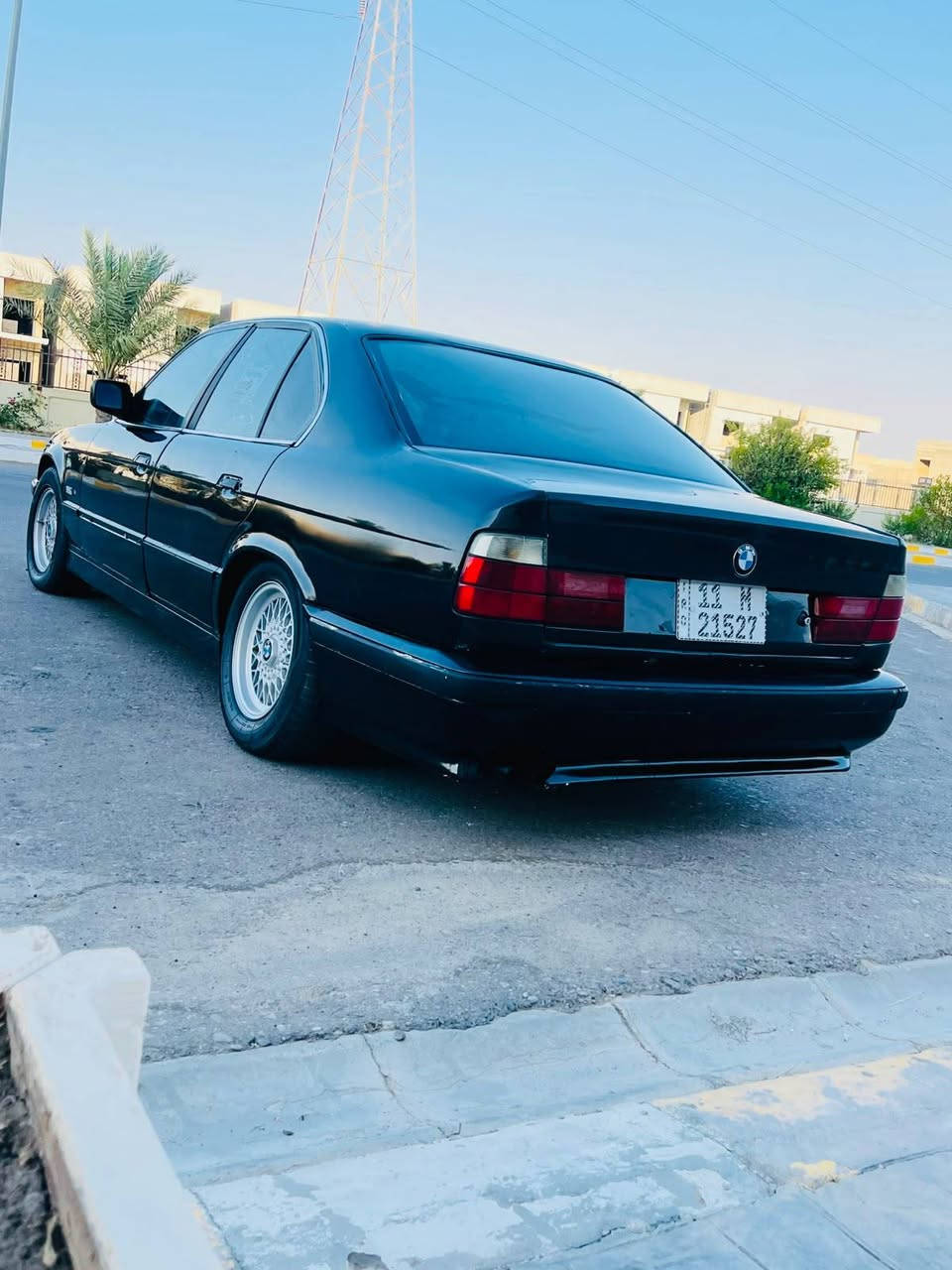 530 موديل 1990 رقم بغداد دولي شرط تحويل وغرامات هزه جديده محرك وكير شرط دركه mويل خليه 
تبريد شغال بس كمبريسر بي ضعف تخم تاير صدر جديد السعر((٥٠))وبيها مجال مكان تكريت ***********
