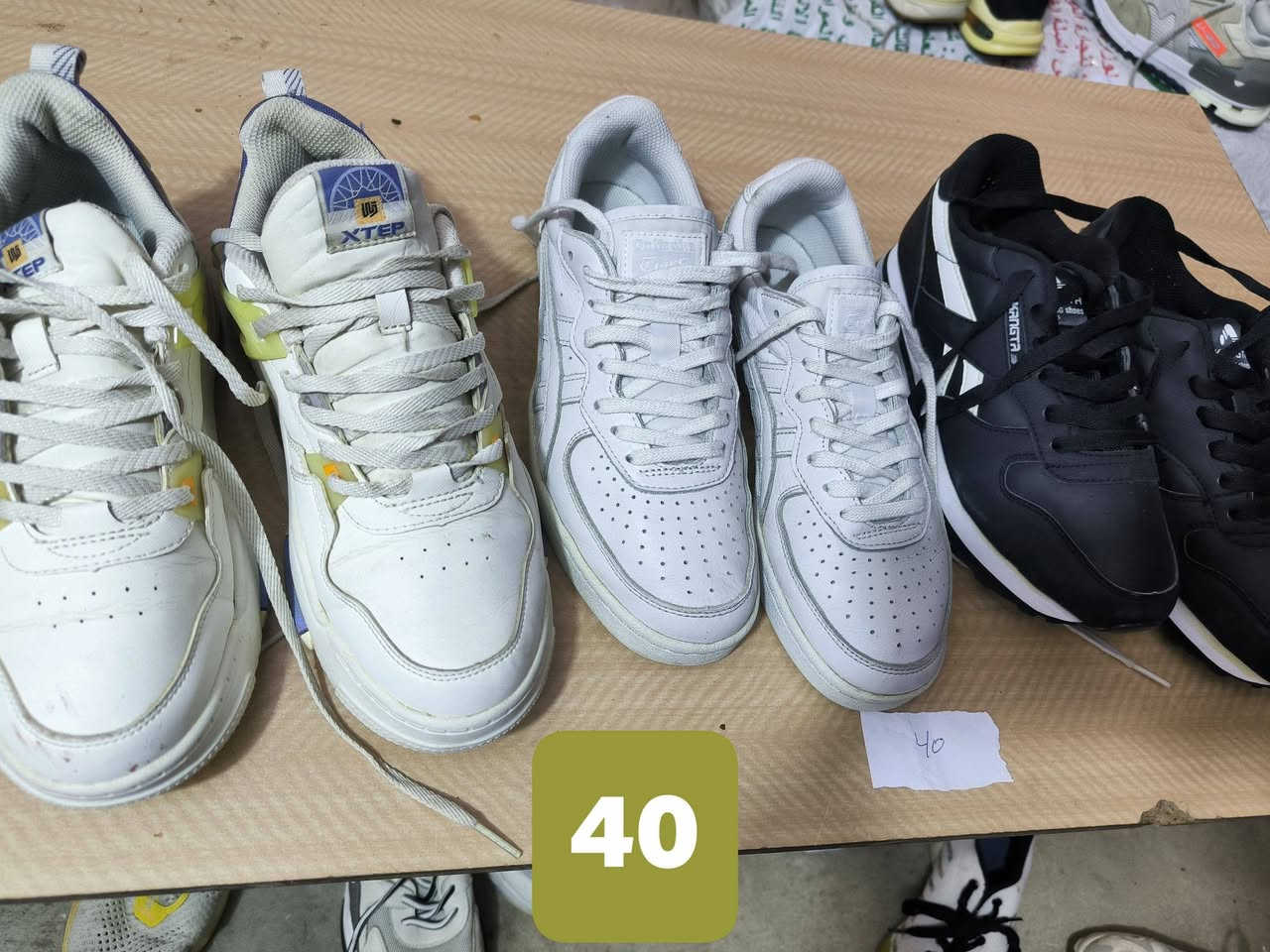 اقسم بالله اريد اخلص منهن 
كل ٣ احذية قياس واحد ب ٢٥ الف وية التوصيل 
٤٠ و ٤١ و ٤٢ و ٤٣ و ٤٤
اللي يريد صور لكل مجموعه يراسلني 
***********
