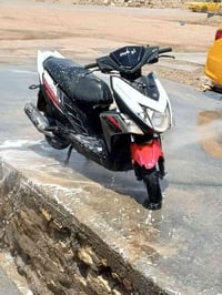 زت ار 19لبيع.   07810146082