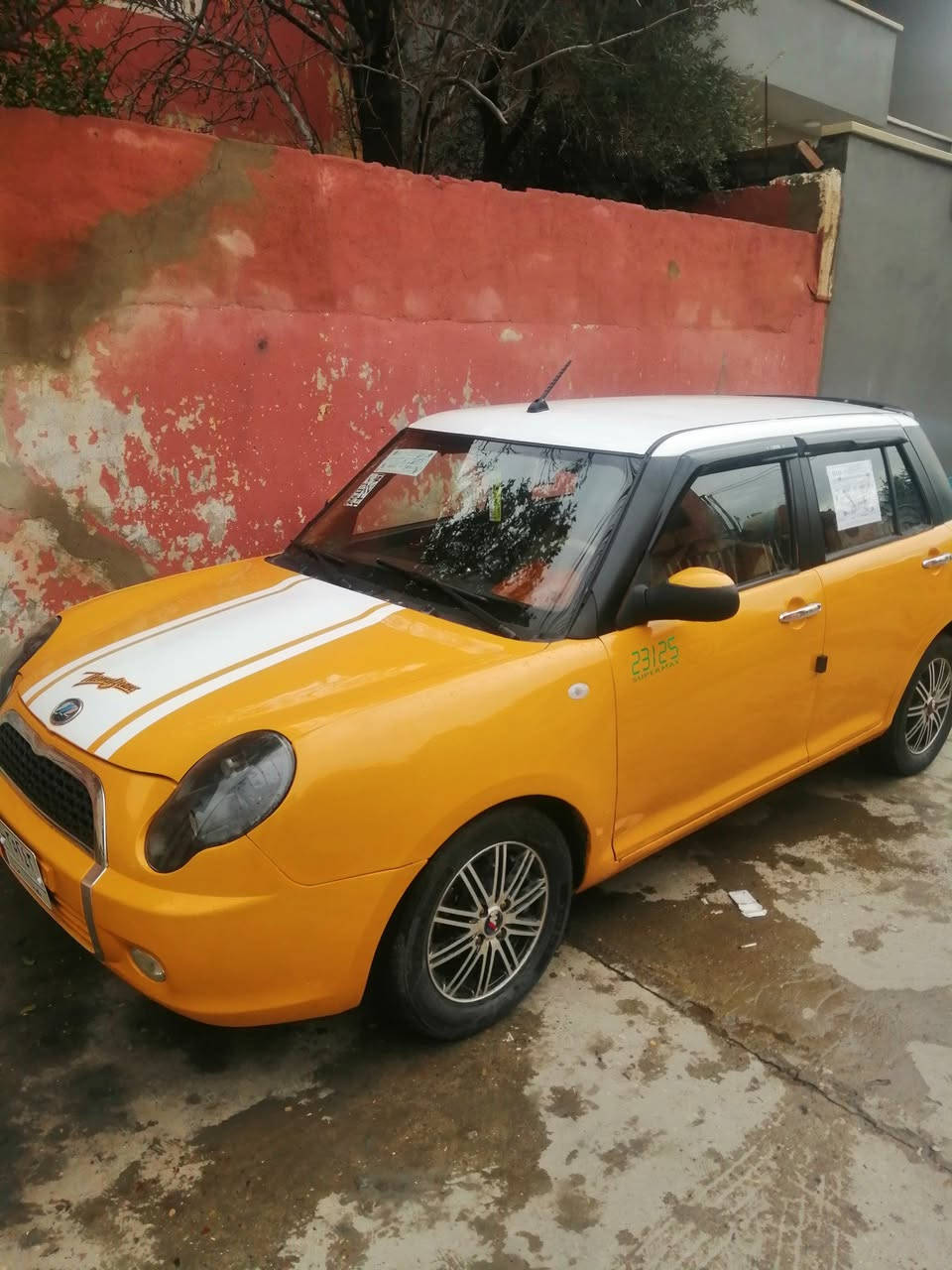 السلام عليكم ليفان للبيع بيها كابون مقدمه 20 وبل شهر ورقه قفل 35  ورقه سياره كدام العين مراسله الصفحه او الاتصال على الرقم ***********
