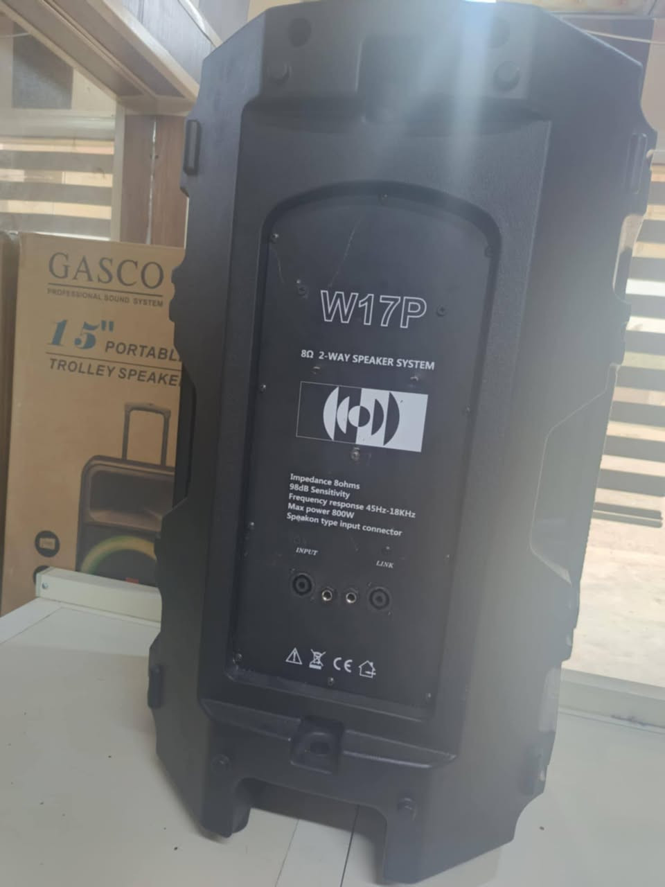 السلام عليكم شباب زوجين سماعات للبيع تجميع الايطالي الاصلي ملات عبد الهادي صوت اونقاوه فول كواليتي فدشي  سعر الزوجين ١١ورقه قفل العنوان ديالى بعقوبه ***********
