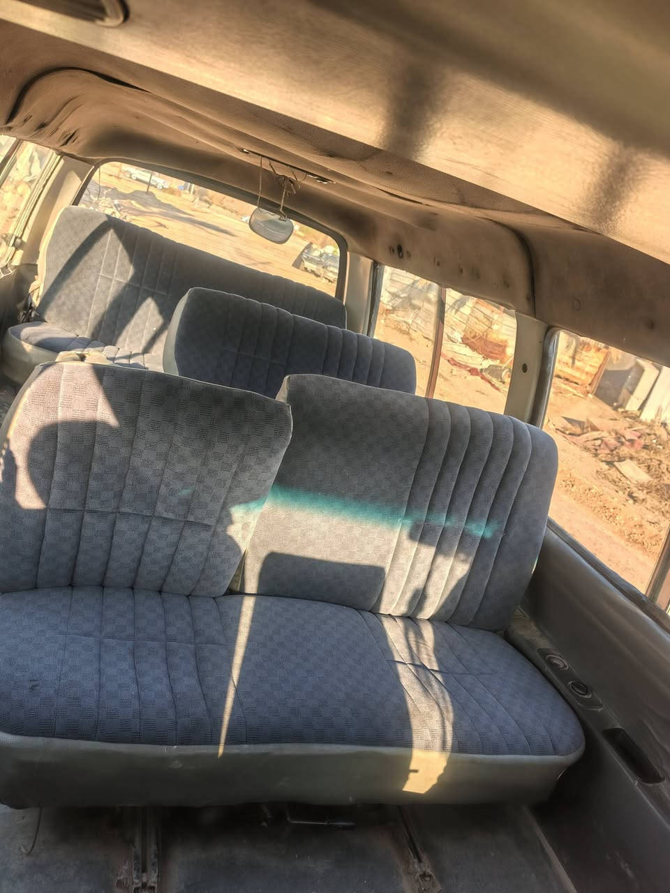 سلام عليكم كيا بريجو موديل 1997 رقم واسط انكليزي ابسمي السياره سنويه لل 28  مكينه حاويه تايرات نص عمر سعره 47 وبيه مجال رقم الاتصال ***********
