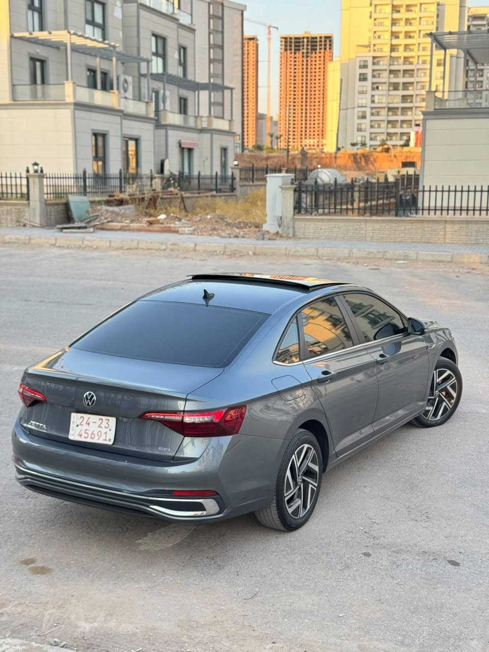 jetta ***********
مؤديل 2024 
مواصفات SEL premium
(به سمه ، كيج الكترؤنى ، پانؤراما ، شه غال ، كوشين سارد و گه رم ، ٥ رادار ، كوشين غه زن ، ده ژبول ١٠ ليد ، ويل گه وره ،زؤر مواصه فاتى تر ) يه ك پارچه سبوغ پشت و پيش كه پس بي ارباگ هه موو شتيكى به شه رت. ٣ مانگى كاتى له گه له*********** أربيل, العراق
