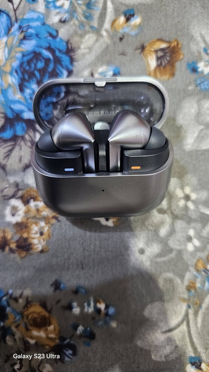 سماعات galaxy buds 3 pro (الأصلية داماس ستور) مفتوحه من الباكيت فقط للبيع متوفر توصيل جميع المحافظات 5


**إذا كنت صاحب هذا الإعلان وتريد حذفه لأي سبب، رجاءا أرسل رسالة إلى الدعم الفني**