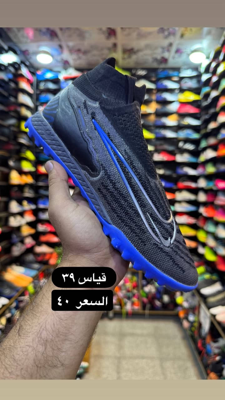 السلام عليكم 🫡 

احذية كرة قدم تارتان اصلي أوربي مستخدم 

كل القطع نظافة ٩٠٪؜ وأكثر 

موضح بالصور القياس والسعر 

العنوان/ كوت - الشيشان عمارة التجهيزات الرياضية مقابل صيدلية عسل 

هـ/ ***********

البيع جملة- مفرد

يتوفر لدينا جميع أصناف احذية كرة القدم
