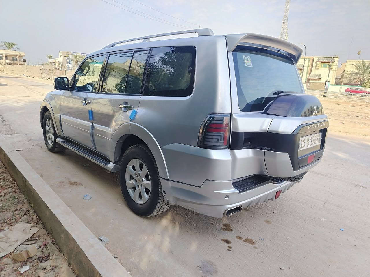 السلام عليكم للبيع باجيرو حبتور معروفه مواصفات الحبتور موديل  2008  رقم بغداد دولي بسمي بيه جاملغ وبنيد السعر 118 وبيه مجال الاتصال *********** مكان السياره حله شارع 60
