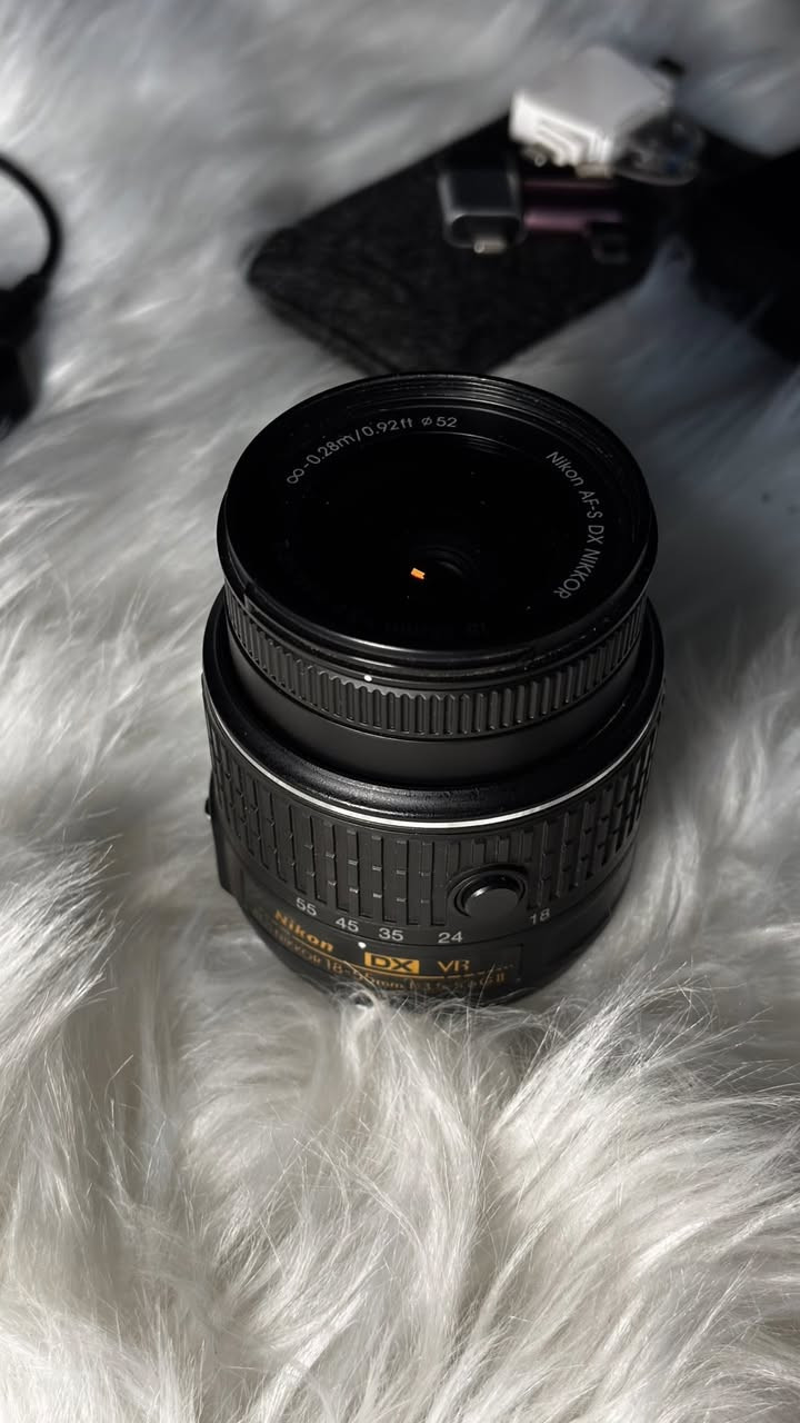 السلام عليكم كامرة نيكون 5200كامرة نضيفة الله شاهد 
صورفوتو فيديوهات معه عدسة+بطاريتين +شاحنتين +رام 64ك+حزام +جنطة السعر 500مكاني كربلاء بيعة مستعجلة رقمي ‭٠٧٨٣ ٨٣٨ ٨٤٥١‬
