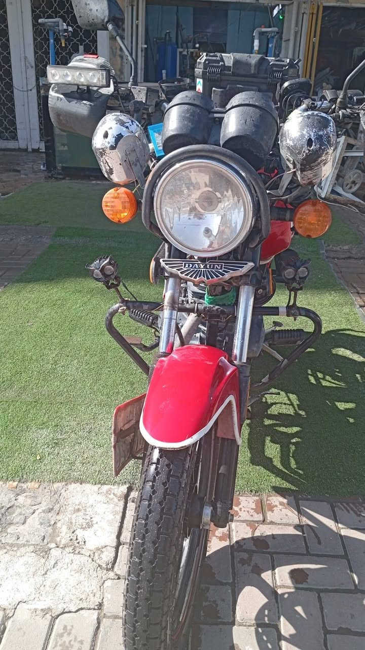 سلام عليكم دراجه للبيع دايون 2022 مرقمه بأسمي تحويل ثاني يوم كهربائيات شغاله كامله شراي يتصل اسيا *********** 
زين ***********
