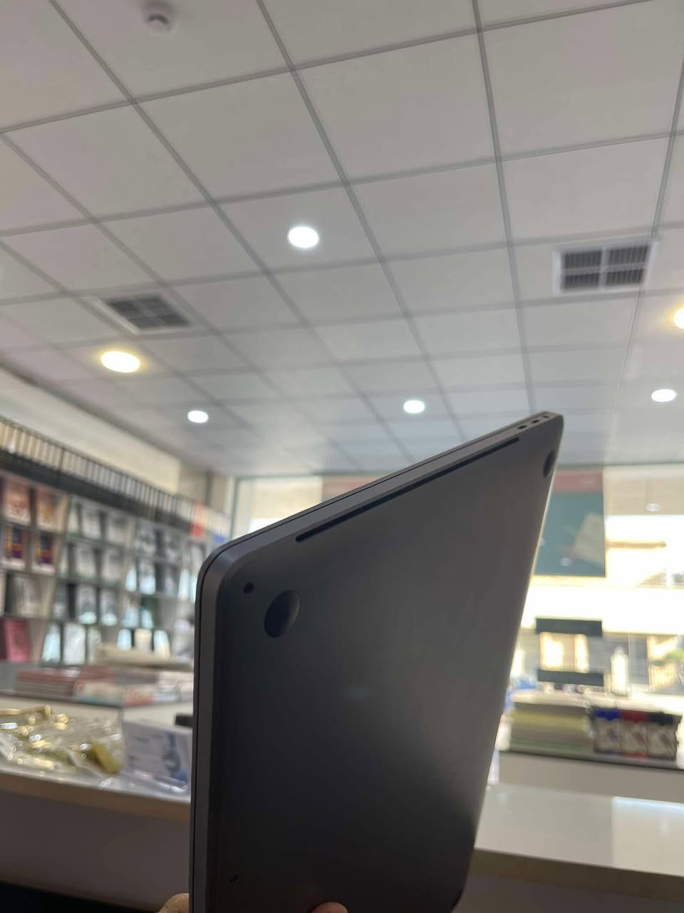 Mac book pro
Model:-2019
16 inch
Ram 32
Ci9
1 TB

سعر 750$


**إذا كنت صاحب هذا الإعلان وتريد حذفه لأي سبب، رجاءا أرسل رسالة إلى الدعم الفني**