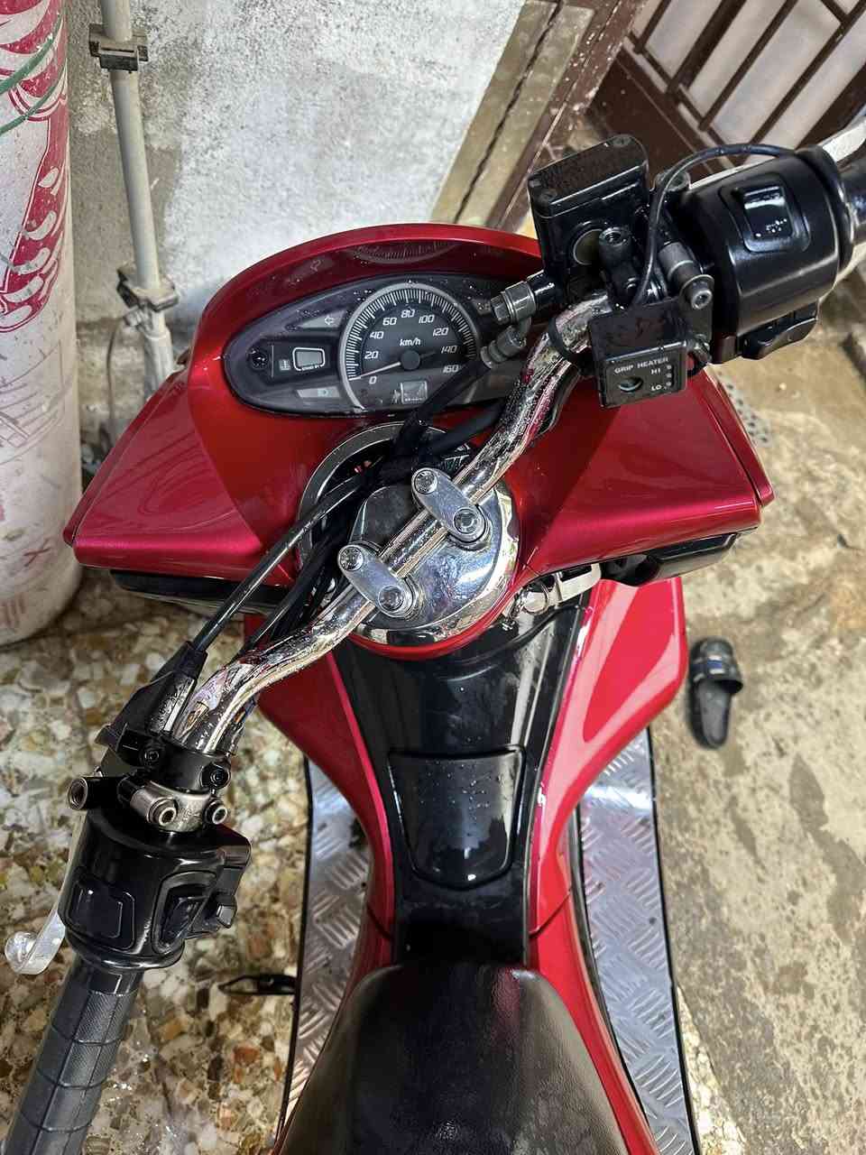 السلام عليكم للبيع pcx  2016 ياباني اصلي ستاند كهرباء حساس زدحام الدراجه كلها مزوده نبكل بلاد لون مميز كهربأيات كلها شغاله دراجه خير من الله نقصها جامه فقط  وبيها تبخير قليل ممأثر معدل 110  سعر 10 وبيها مجال *********** بغداد مدينه الصدر
