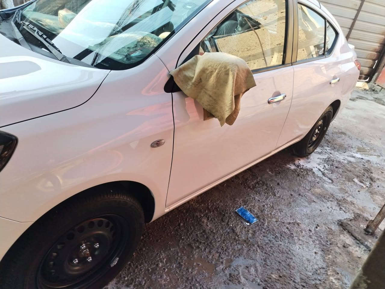 سلام عليكم نيسان سني هندي موديل 2024 سياره كفاله ماشه قليل سعر 134# بيها مجال قليل مكان السياره بصره تصال  علي هذا رقم ***********
