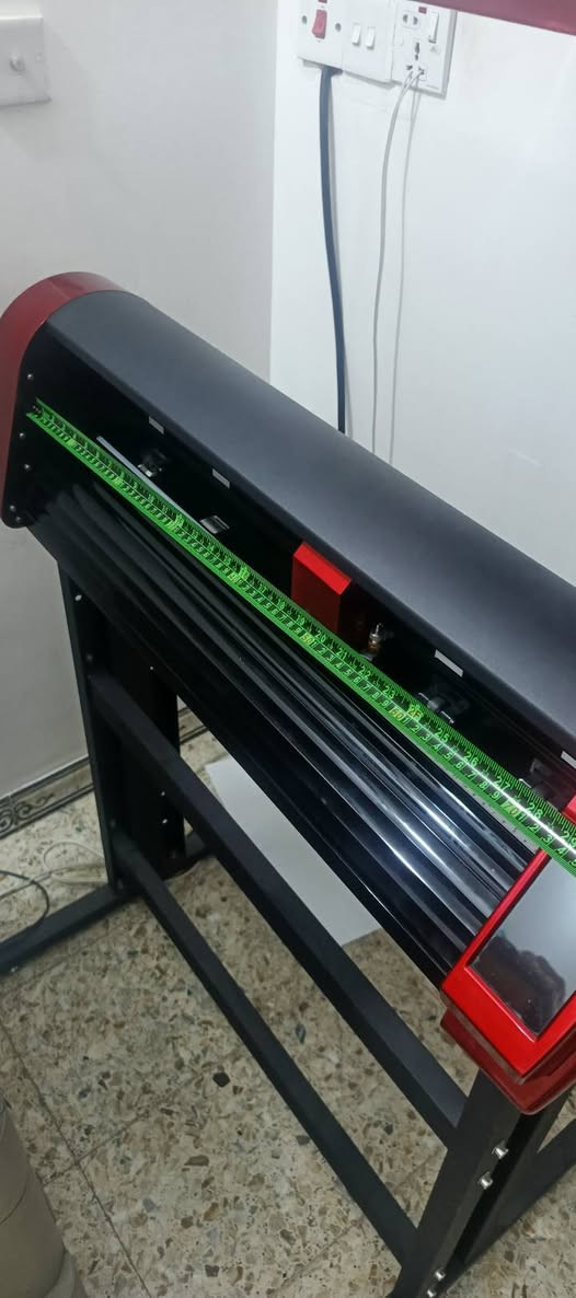 السلام عليكم
جهاز سكاي كت نوع v24 افضل انواع سكاي كت 
يقص اكثر من 800 غرام ورق او ستيكر 
قياس 70 سم الجهاز جديد مستخدم تجربة فقط و ملحقاتة كاملة ويا 
سعر الجهاز 750 الف 
رقمي *********** 
يوجد توصيل
