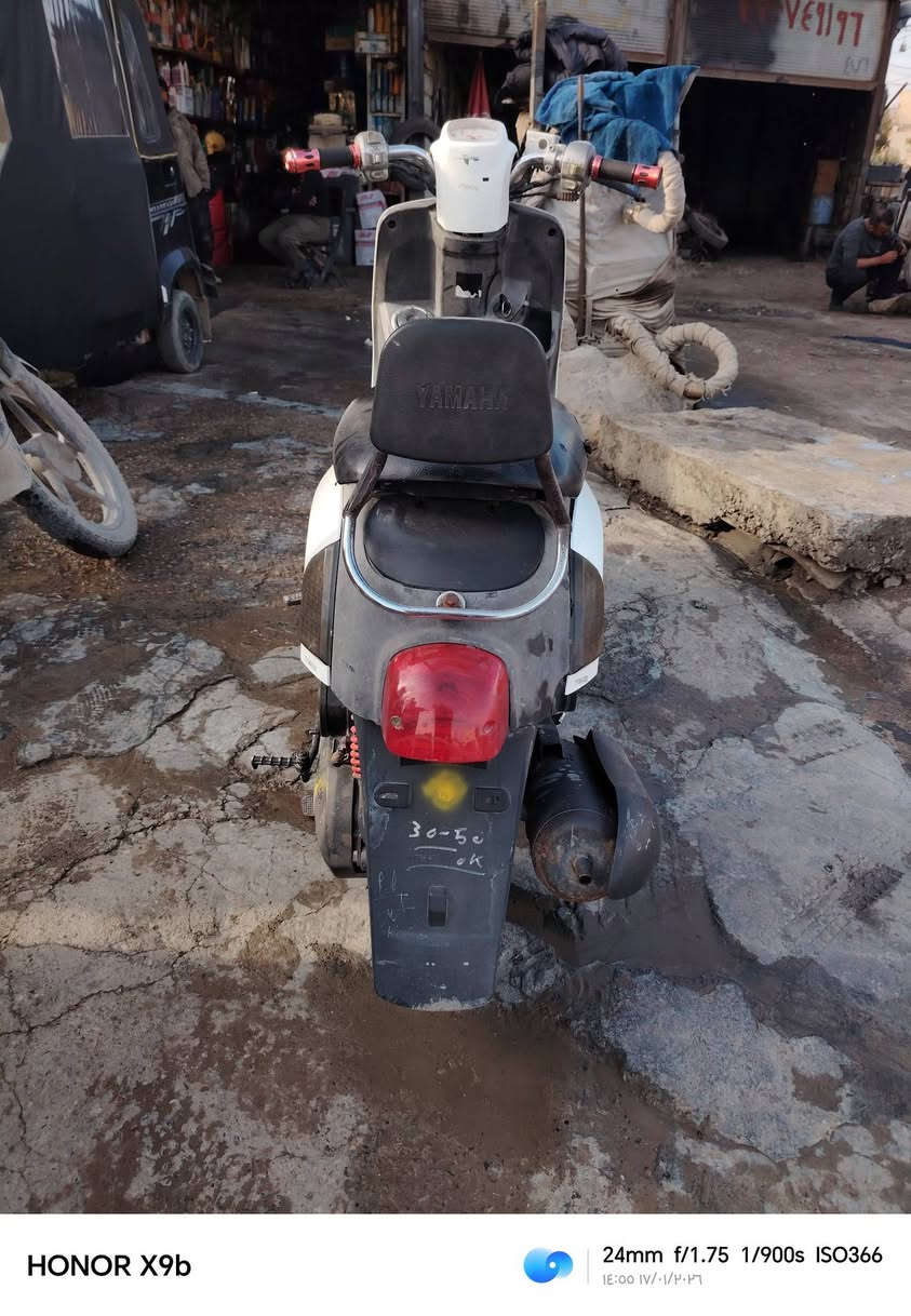 دراجه بوليس محرك نضيف دراجه نضيفه كامله بس شغل وتطله كفرات جداد.  السعر ٤٢٥ وبيهة مجال  للتوصل ***********🏍️🏍️🛵🛵
