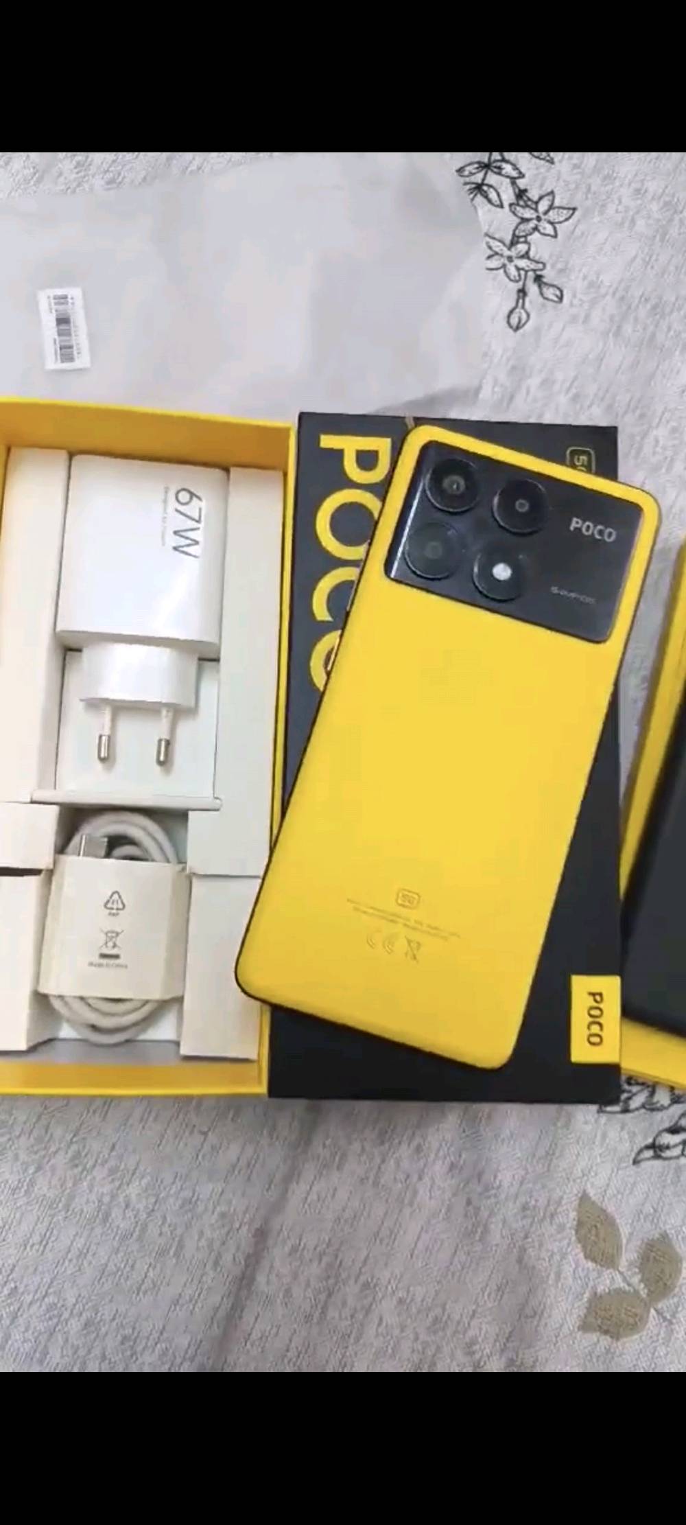 🚨 بيع او مراوس نزل شعندك 🚨
بوكو x6 برو
جهاز جدا نضيف توني اخذته وعلى باب الله
شاشة ١٢٠ هيرتز
يدعم ببجي ١٢٠ فريم 
 الشاشة:
AMOLED
الحجم: 6.67 بوصة
الدقة: FHD+ (2400×1080)
معدل التحديث: 120Hz
🔹 المعالج:
MediaTek Dimensity 8300 Ultra
قوي جدًا للألعاب والاستخدام الثقيل
🔹 الذاكرة:
الذاكرة الداخلية: 512 جيجابايت
الرام: 12 جيجابايت
تدعم توسيع الرام افتراضيًا حتى 24 جيجابايت
🔹 الكاميرات:
خلفية ثلاثية:
64 ميجابكسل (أساسية مع OIS)
8 ميجابكسل (زاوية واسعة)
2 ميجابكسل (ماكرو)
أمامية: 16 ميجابكسل
🔹 البطارية:
5000 مللي أمبير
شحن سريع 67 واط

السعر ٣٢٥
مكاني نجف حي النصر