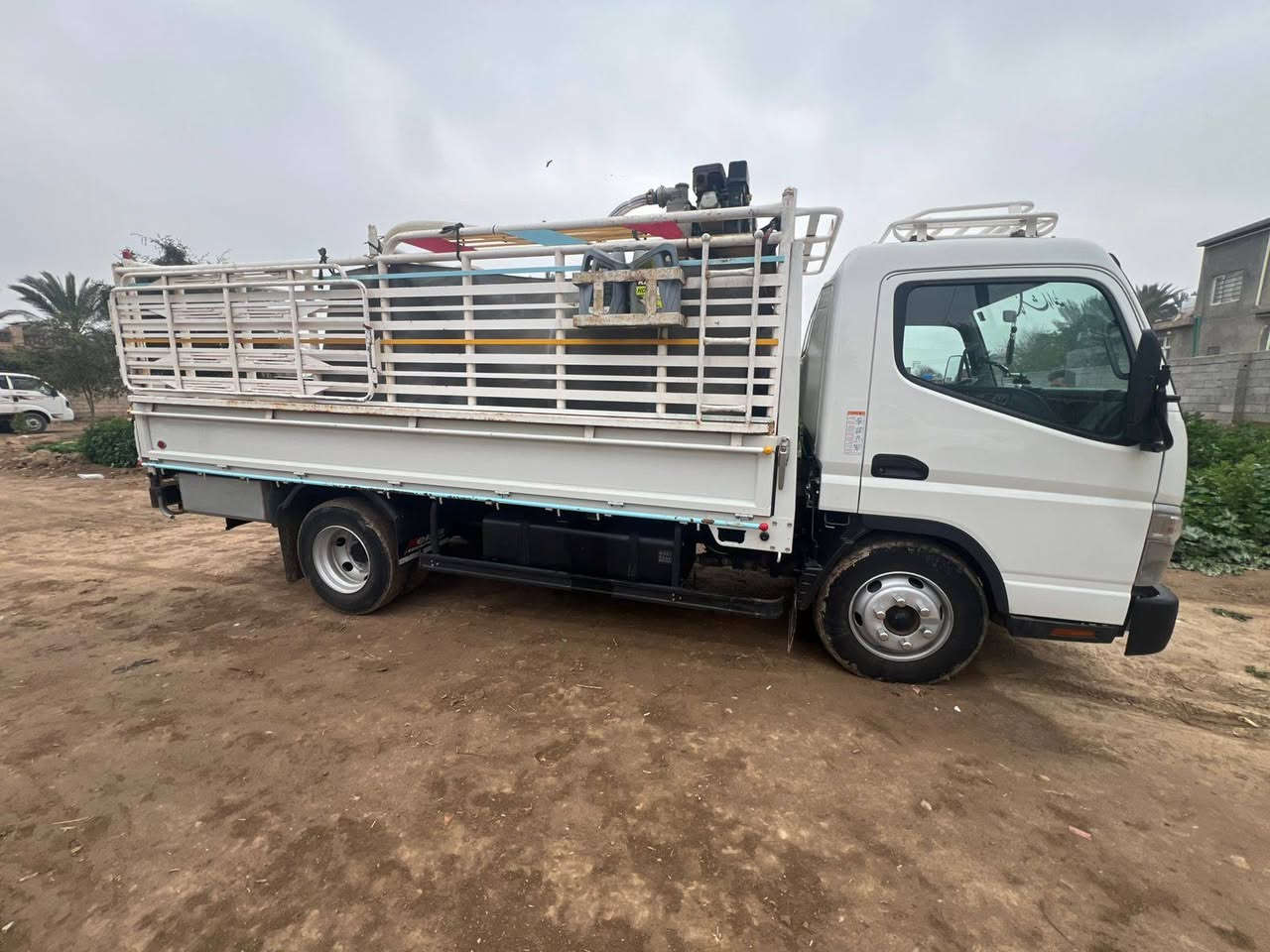 السلام عليكم كنتر للبيع 2024 كفالة عامه ماشيه 55 ألف ***********
