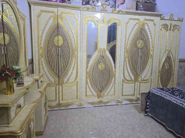 السلام عليكم غرف نوم عراقي شغل درجه اولى البيع بعداد الحسينيه المعامل رقم الهاتف *********** السعر مليون
