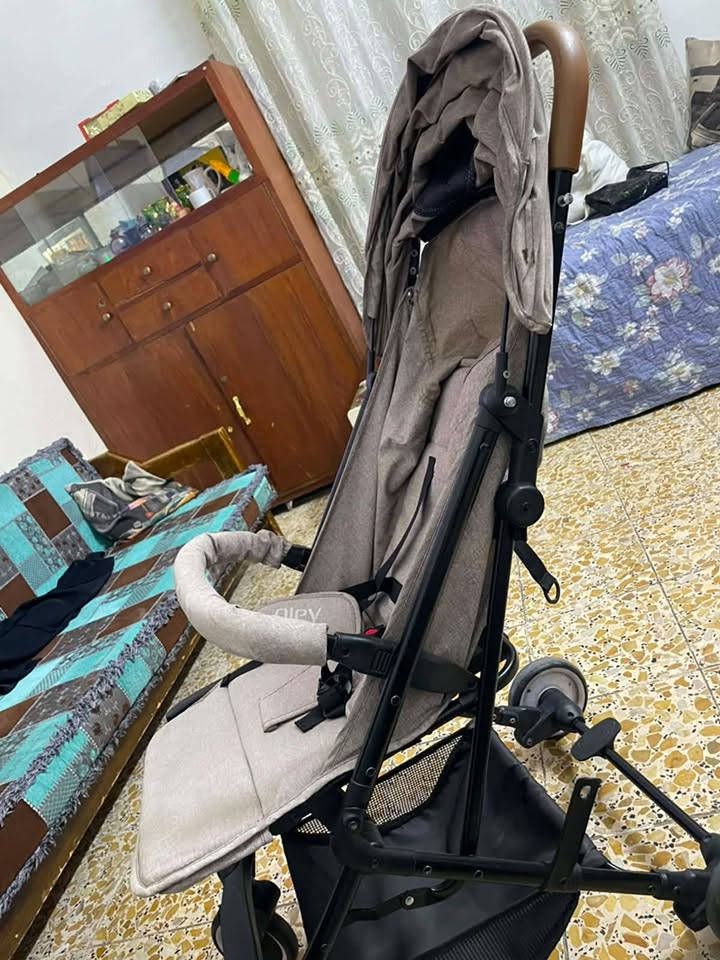 عربانه جديده مستخدم شي قليل للبيع رقم الواتساب ***********
