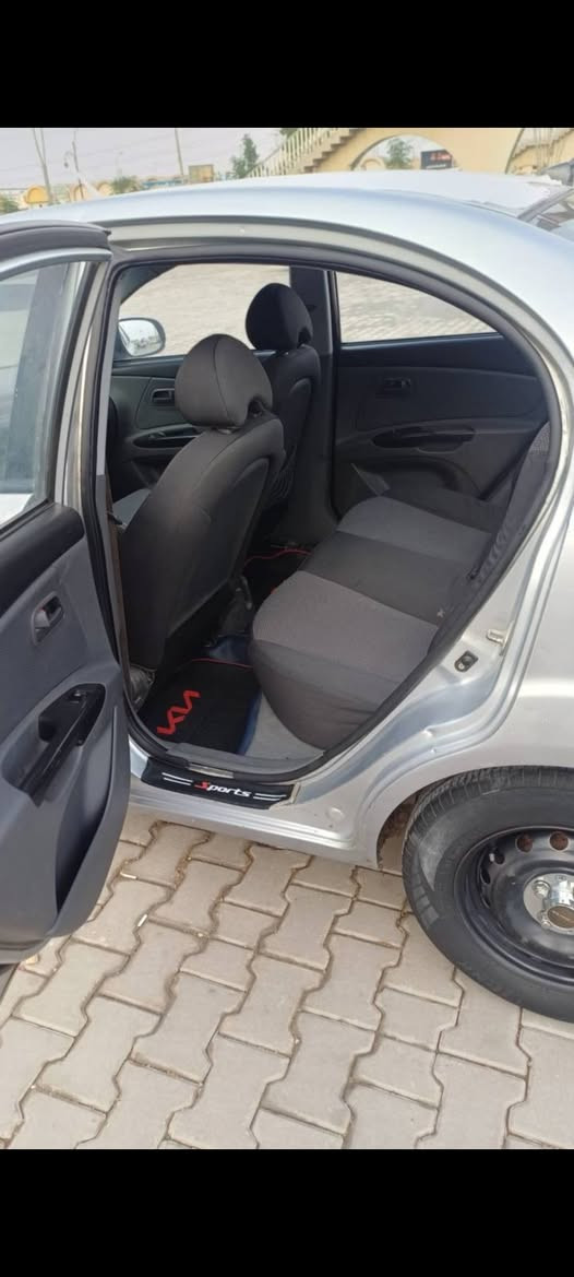 السلام عليكم سيارة للبيع نواع كيه ريو موديل 2009دوات دوات دوات بيه كصه جنطه متومه طبق الأصل أربيل السعره 30ورقه وبيه مجال سيارة مكينه كاز كاز كير مكفوله حدي جديد كهربيه كله شغل وسياره موجود في محافظة البصره واني مكلف بلنشر نتصل على رقم موبايل ***********
