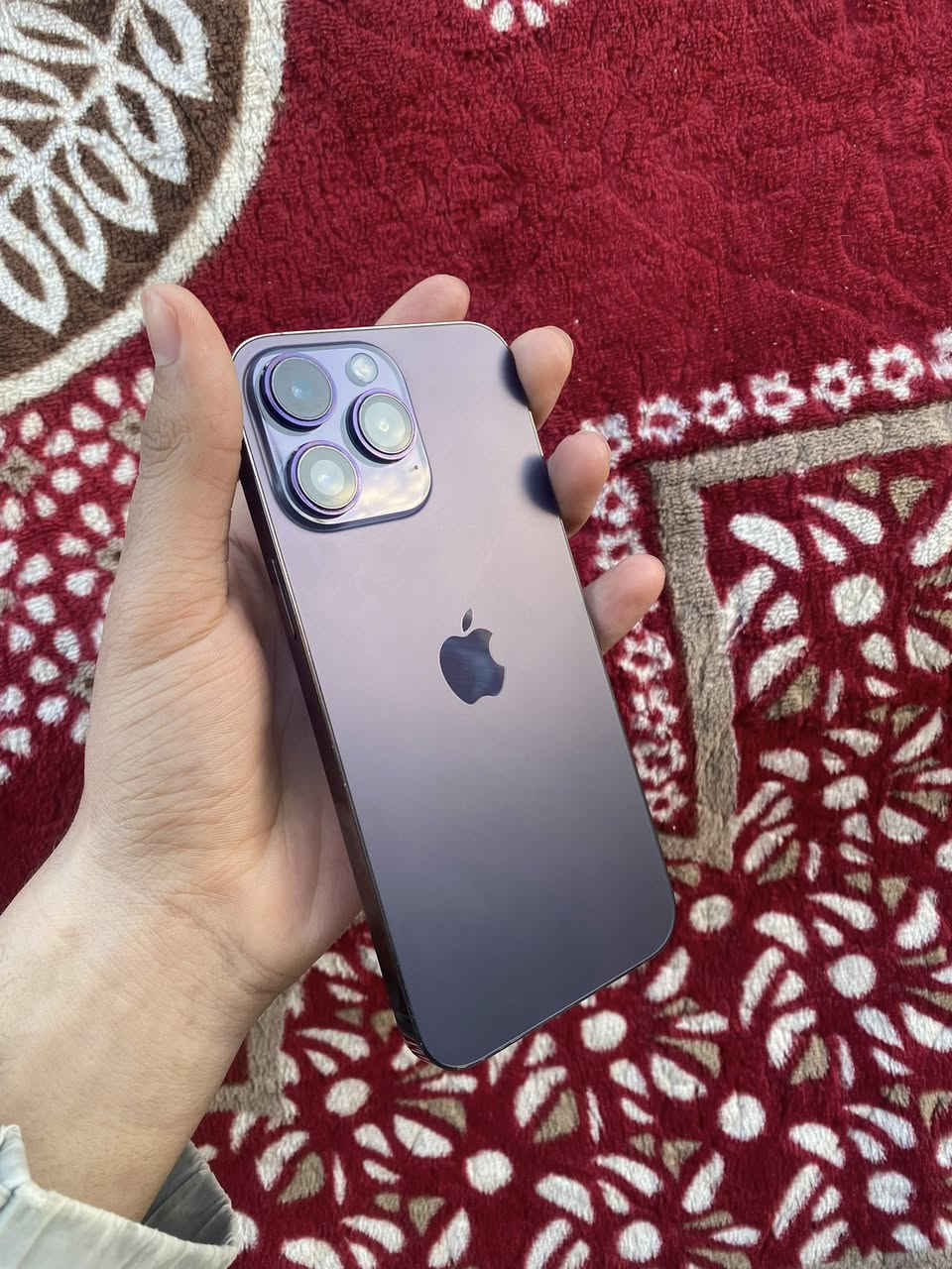 14برو ماكس للبيع جهاز بي خط بل شاشه ويصلح هذه الخط وشاشه اذا بيه مشكله يرجع جهاز  مبدل فقط بطاريه اصليه تطلع مستعمل بل عدادات ذاكره 256 شرق اوسط A/AA فيس ايدي شغاله سعر500 قفل قفل ***********
