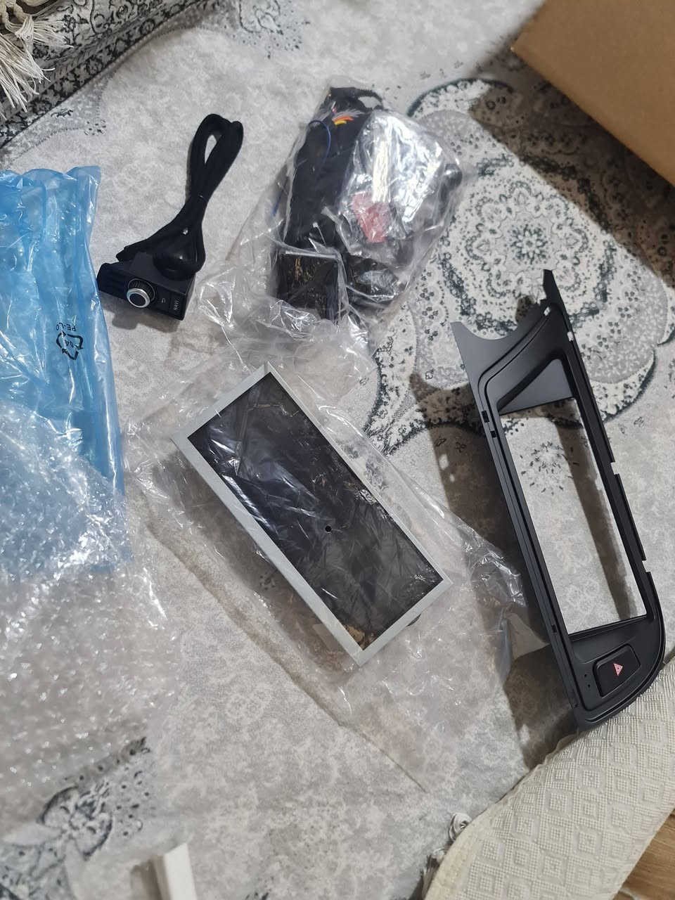 سلام عليكم شاشة سيارة ادوي اندرويد ترهم ع .مصمم لسيارات أودي (A4, A5, Q5) موديلات 2009-2016.
تدعم فورجي وسيم كارت رام ٨ ذاكرة ٦٤ مفولة الي مهتم يراسلني


**إذا كنت صاحب هذا الإعلان وتريد حذفه لأي سبب، رجاءا أرسل رسالة إلى الدعم الفني**